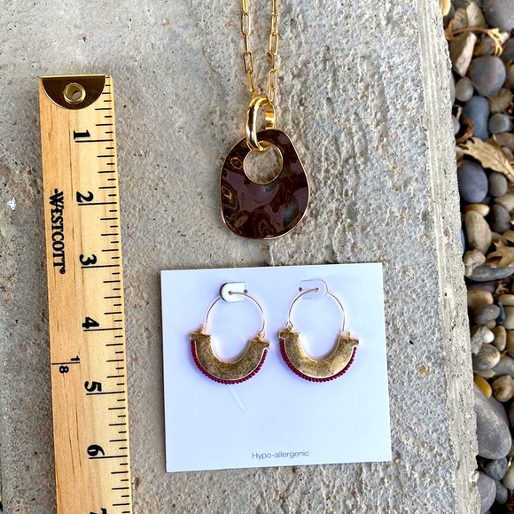 Women’s Boho Jewelry Set Necklace and Earrings - Picture 2 of 4